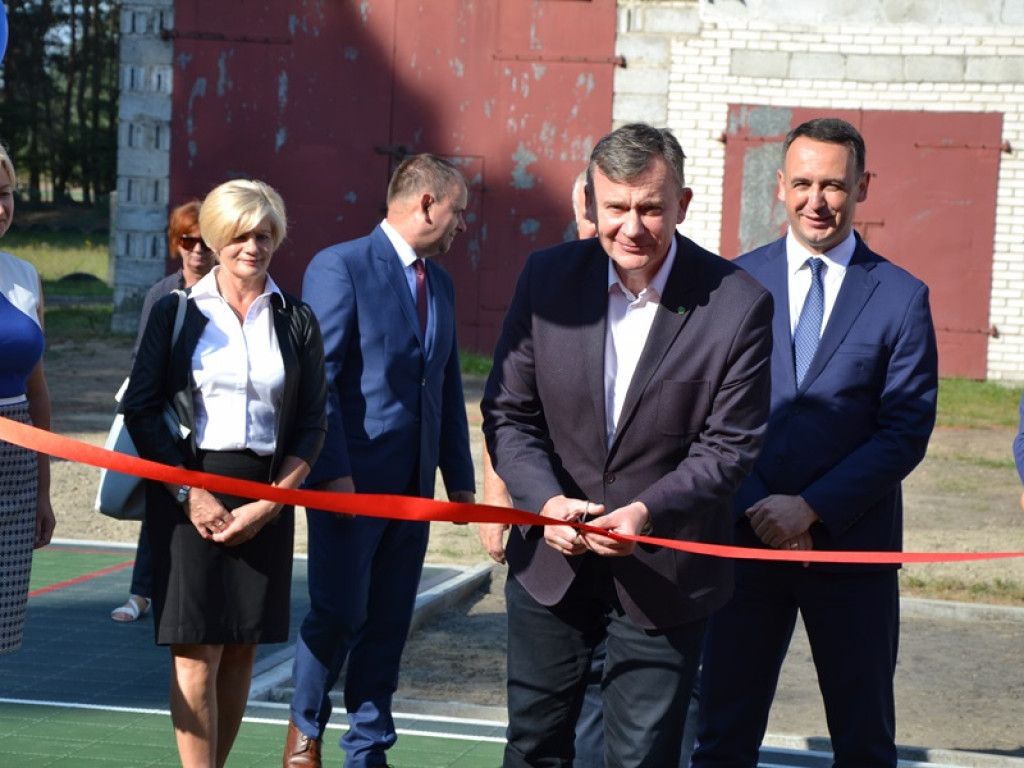 Otwarcie boiska w Mastkach z pompą