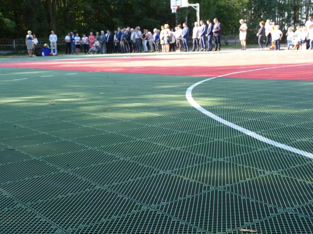 Otwarcie boiska w Mastkach z pompą