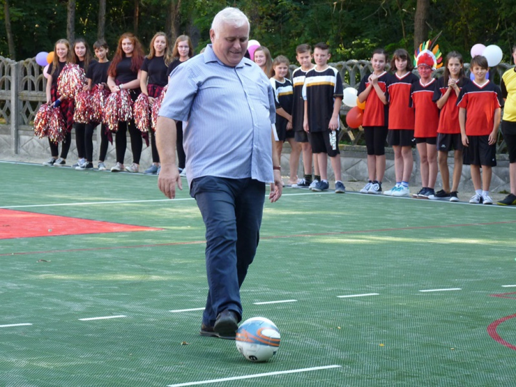 Otwarcie boiska w Mastkach z pompą