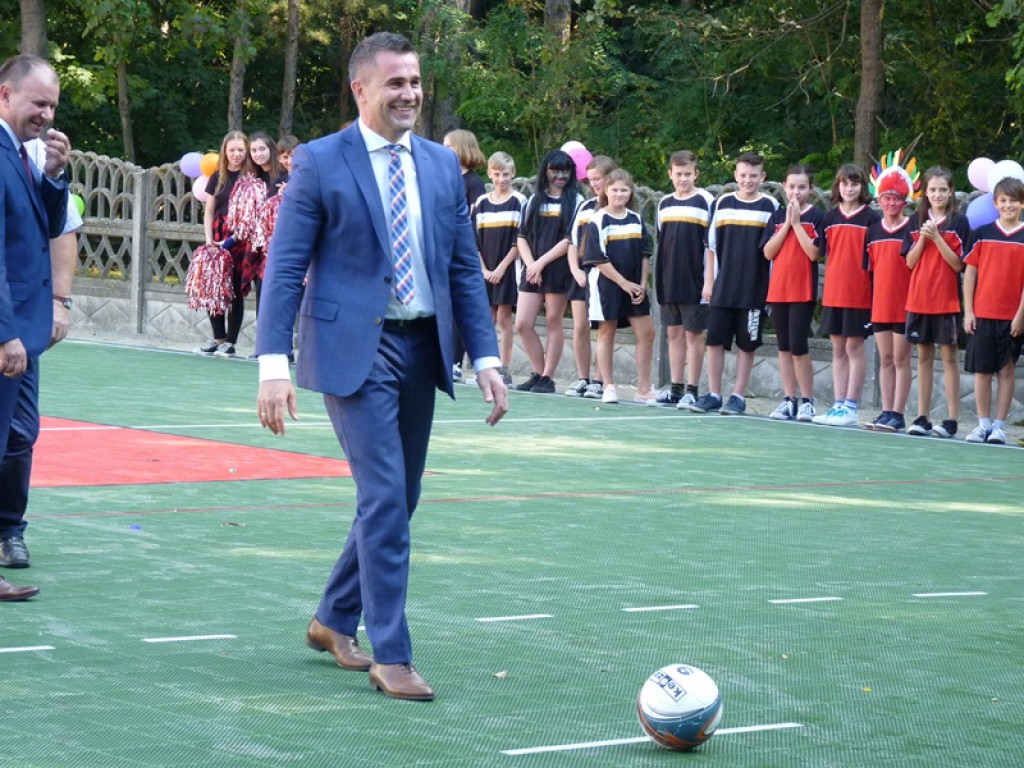 Otwarcie boiska w Mastkach z pompą