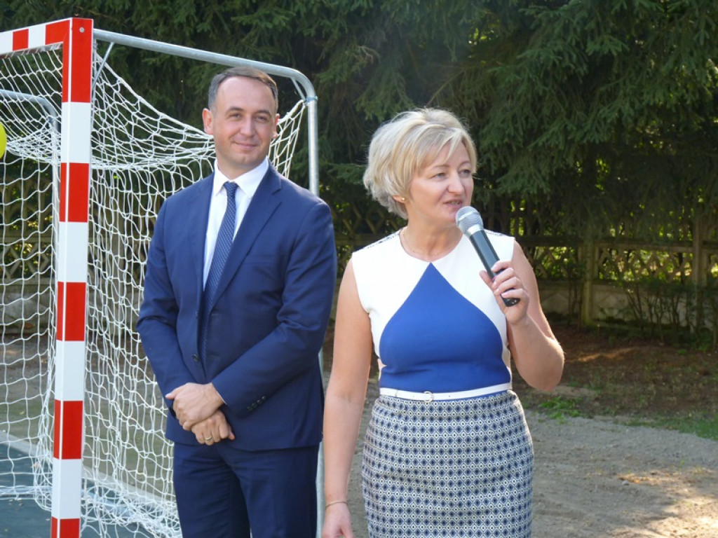 Otwarcie boiska w Mastkach z pompą