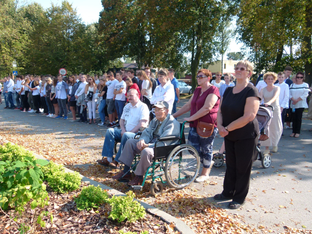 Odsłonięcie obelisku im. ks. I. Radziszewskiego w Bratoszewicach