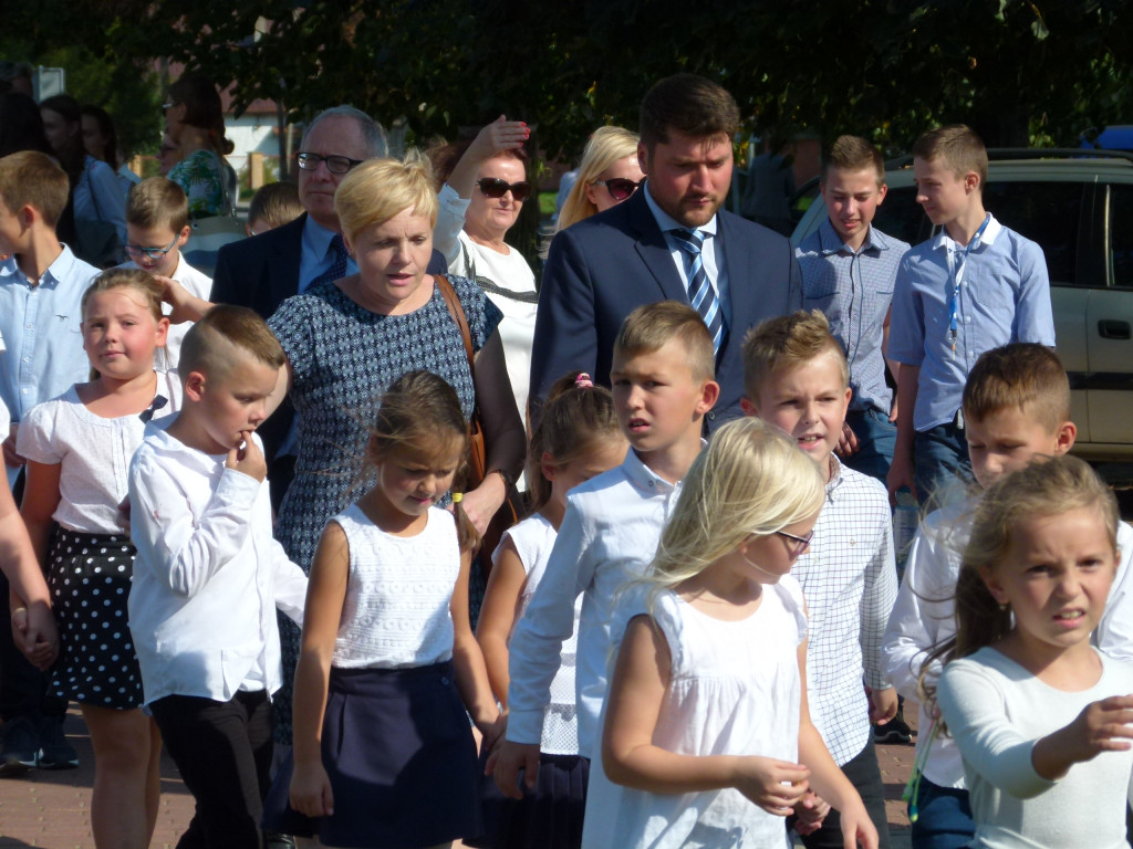 Odsłonięcie obelisku im. ks. I. Radziszewskiego w Bratoszewicach