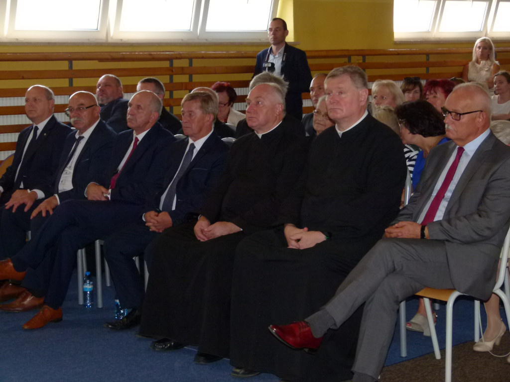 Odsłonięcie obelisku im. ks. I. Radziszewskiego w Bratoszewicach