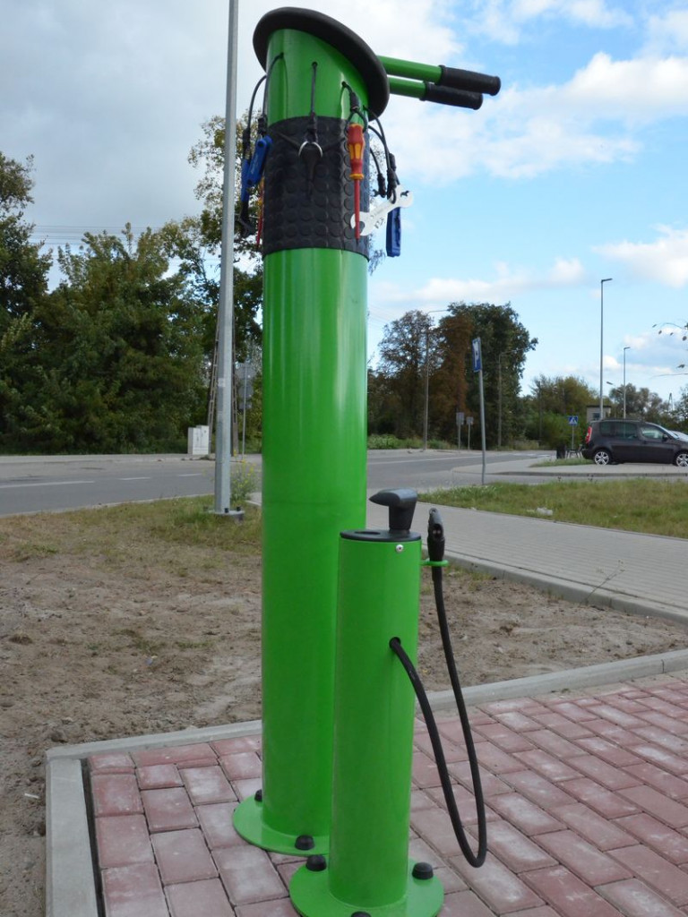 Nietypowa konstrukcja przy ul. Dworcowej