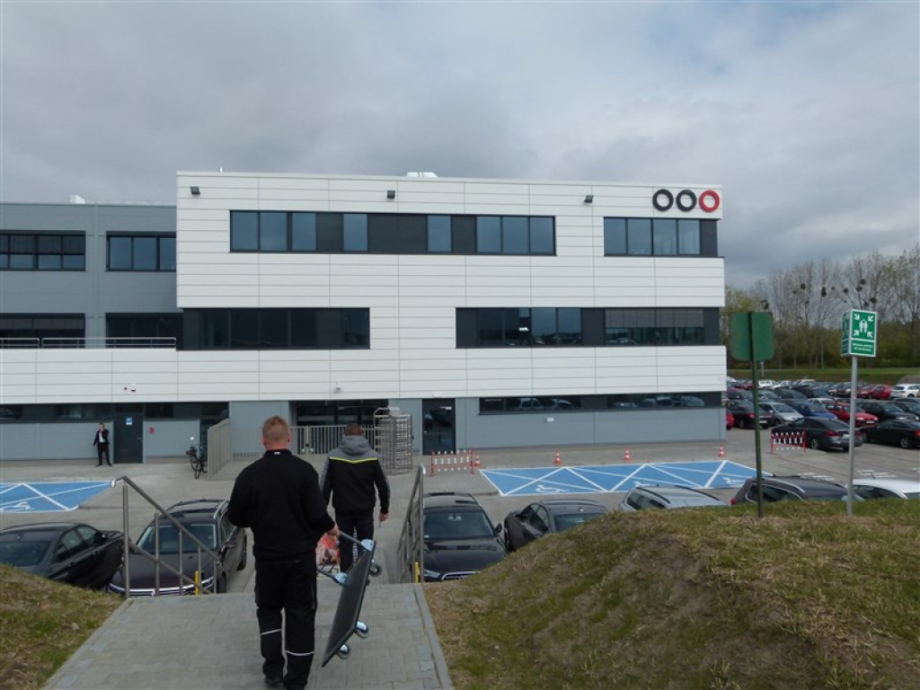 Stryków: otwarto nowy zakład produkcyjno-magazynowy Corninga