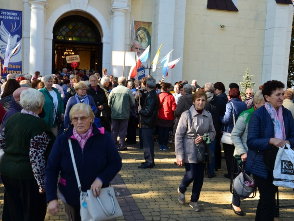 Pielgrzymka Kół Żywego Różańca w Domaniewicach