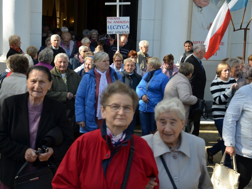 Pielgrzymka Kół Żywego Różańca w Domaniewicach