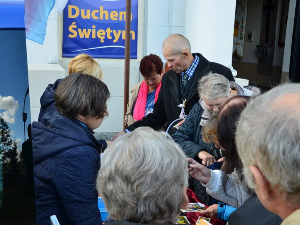Pielgrzymka Kół Żywego Różańca w Domaniewicach
