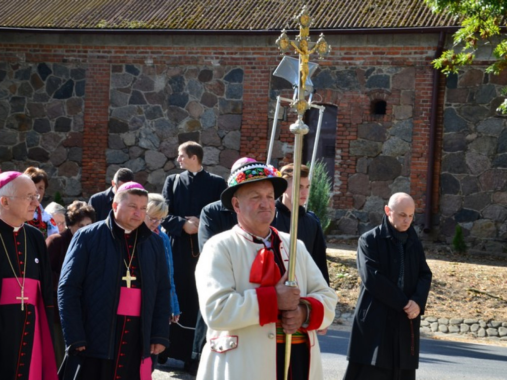Pielgrzymka Kół Żywego Różańca w Domaniewicach