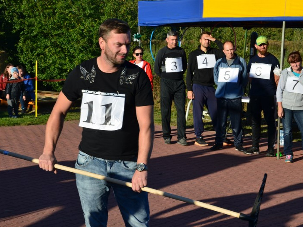 11 uczestników II Igrzysk Sołtysów w Wyskokach