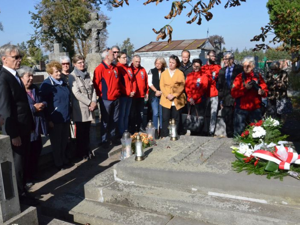 Pochylili czoła nad grobem Władysława Tarczyńskiego