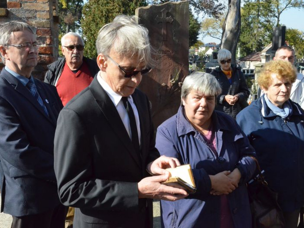 Pochylili czoła nad grobem Władysława Tarczyńskiego