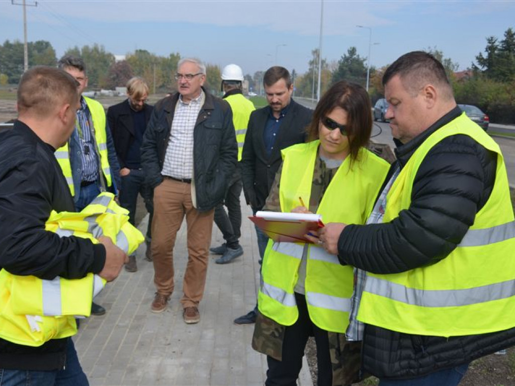 Odbiór prac na ulicy Dmowskiego