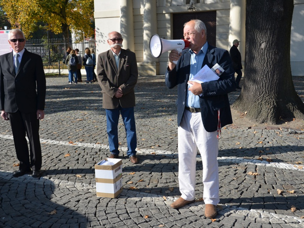 Wolni i Solidarni z poparciem dla kandydata PiS na burmistrza Łowicza