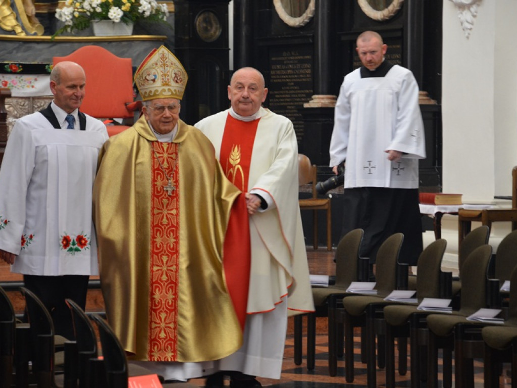 Prymas Polski celebrował 350. rocznicę konsekracji katedry w Łowiczu