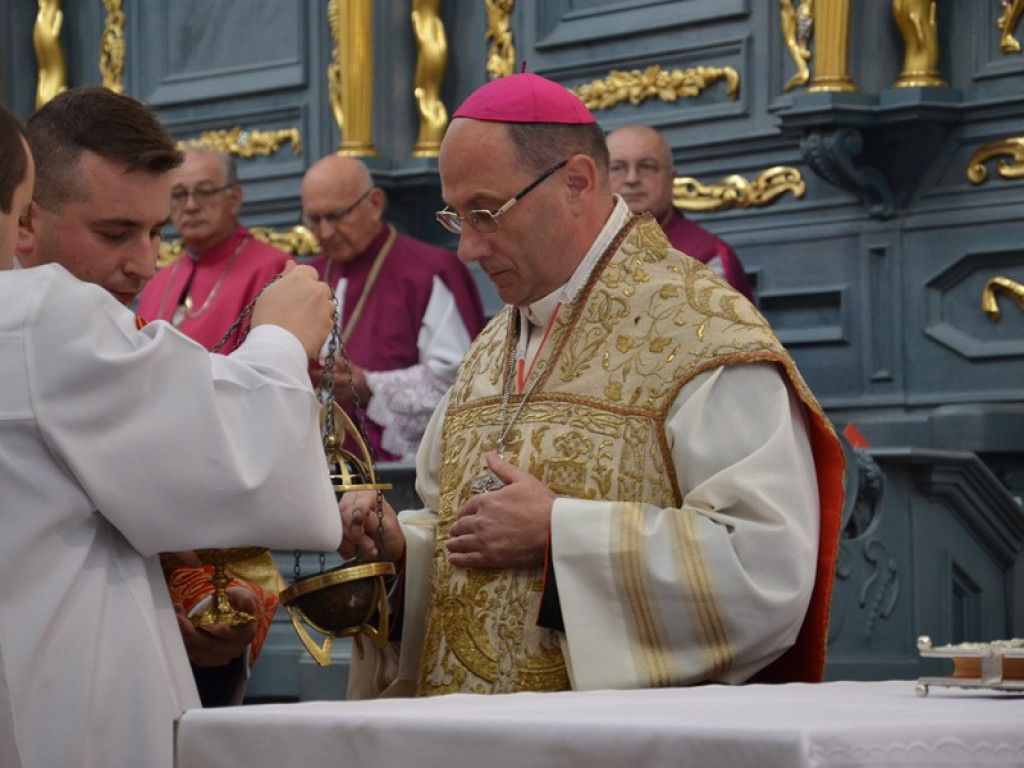 Prymas Polski celebrował 350. rocznicę konsekracji katedry w Łowiczu