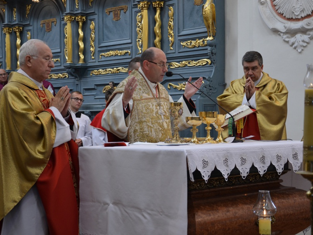 Prymas Polski celebrował 350. rocznicę konsekracji katedry w Łowiczu