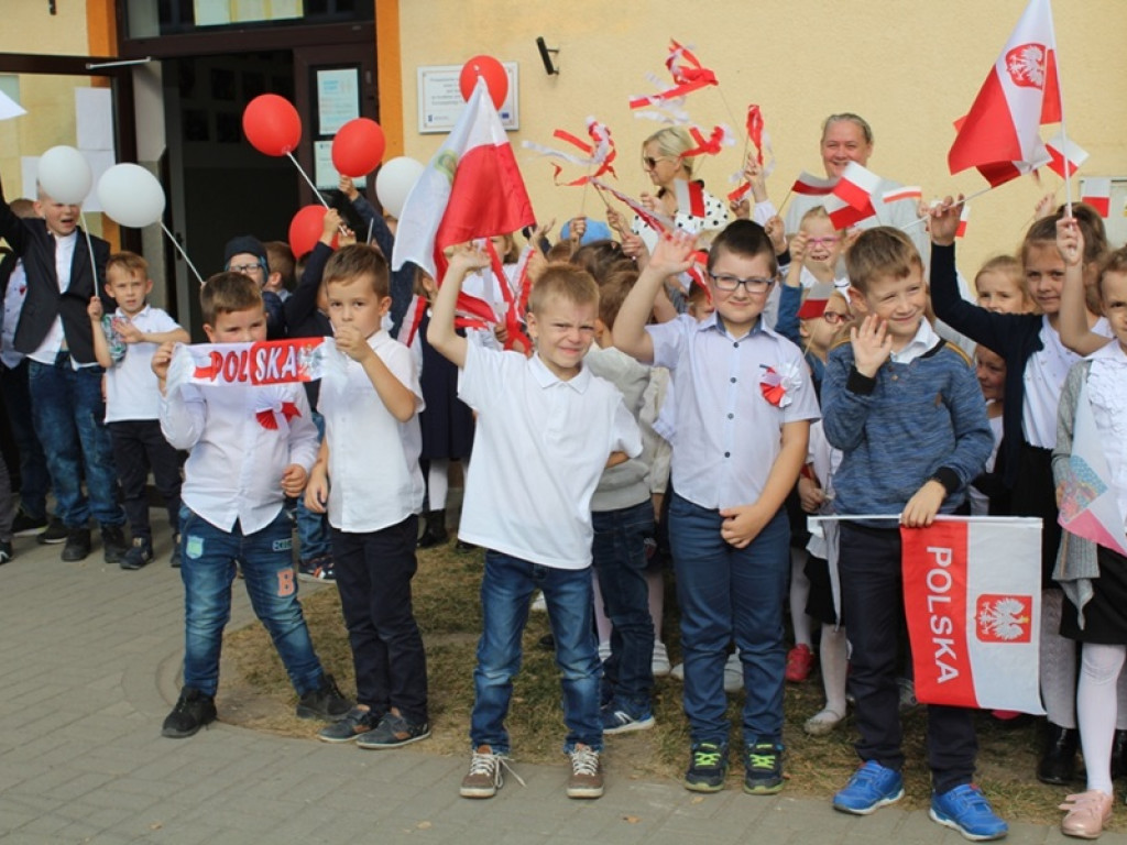 Dzień Papieski i niepodległościowy happening w Kocierzewie Płd.