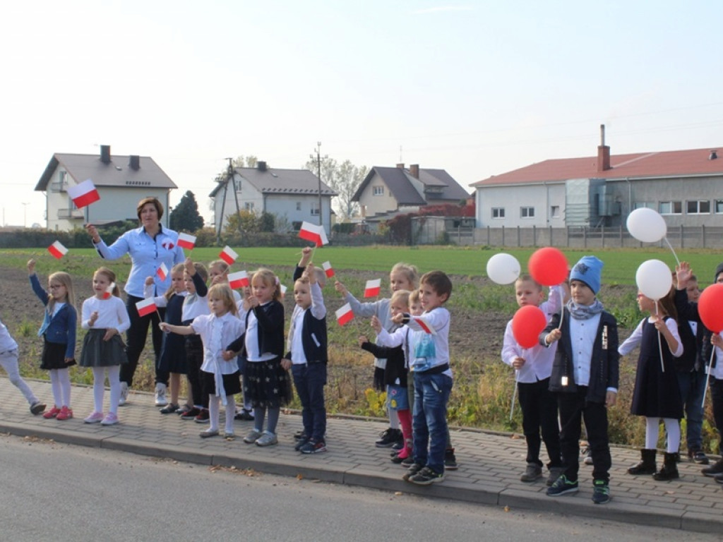 Dzień Papieski i niepodległościowy happening w Kocierzewie Płd.