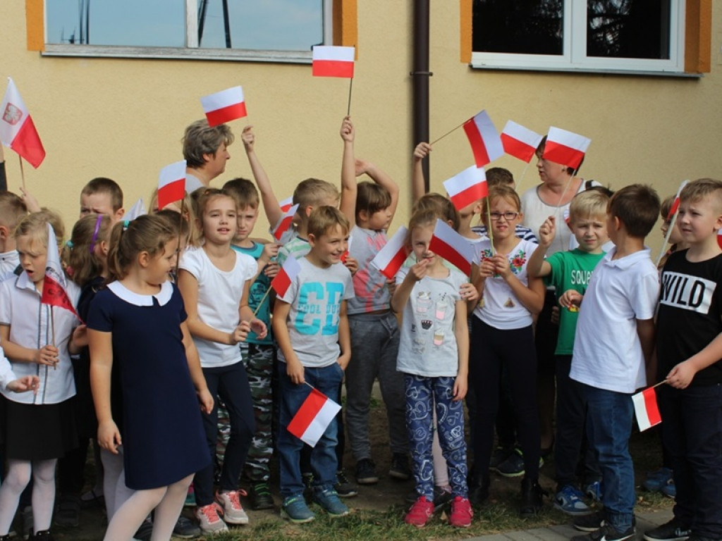 Dzień Papieski i niepodległościowy happening w Kocierzewie Płd.