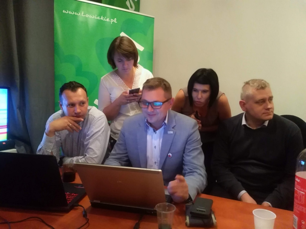 Łowickie.pl z optymizmem czeka na wyniki