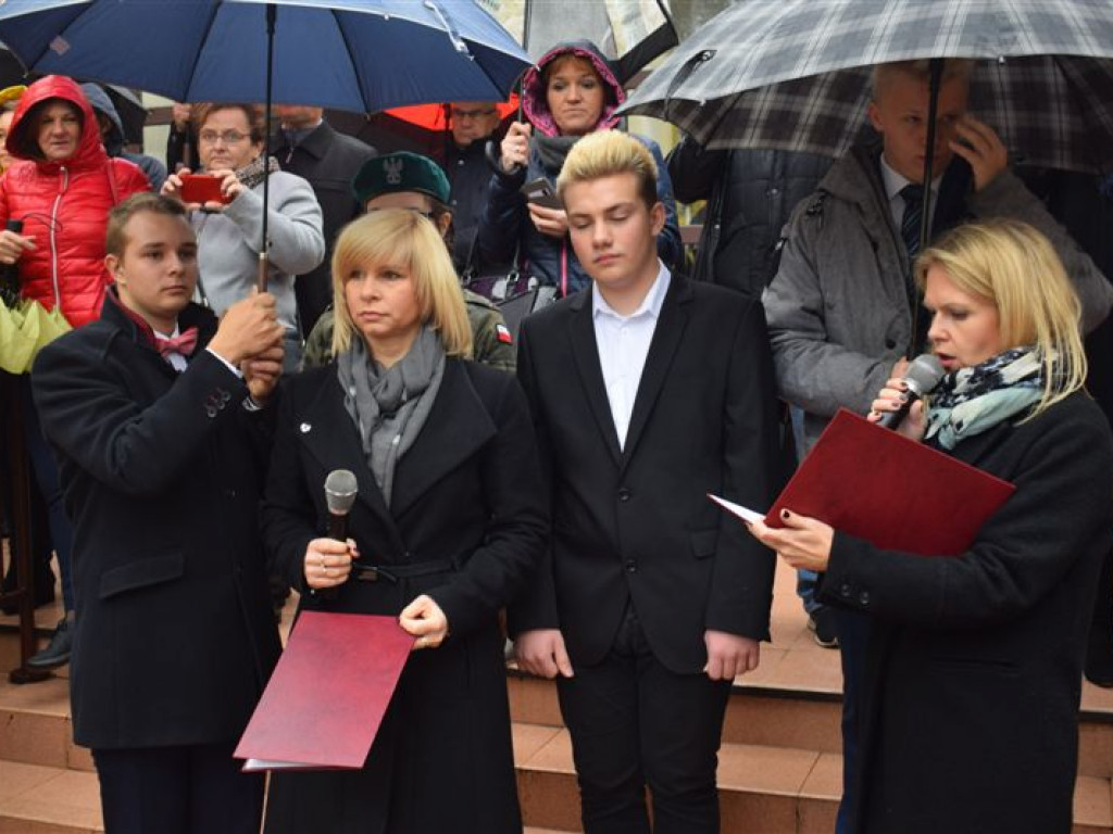 Ślubowanie klas pierwszych II LO