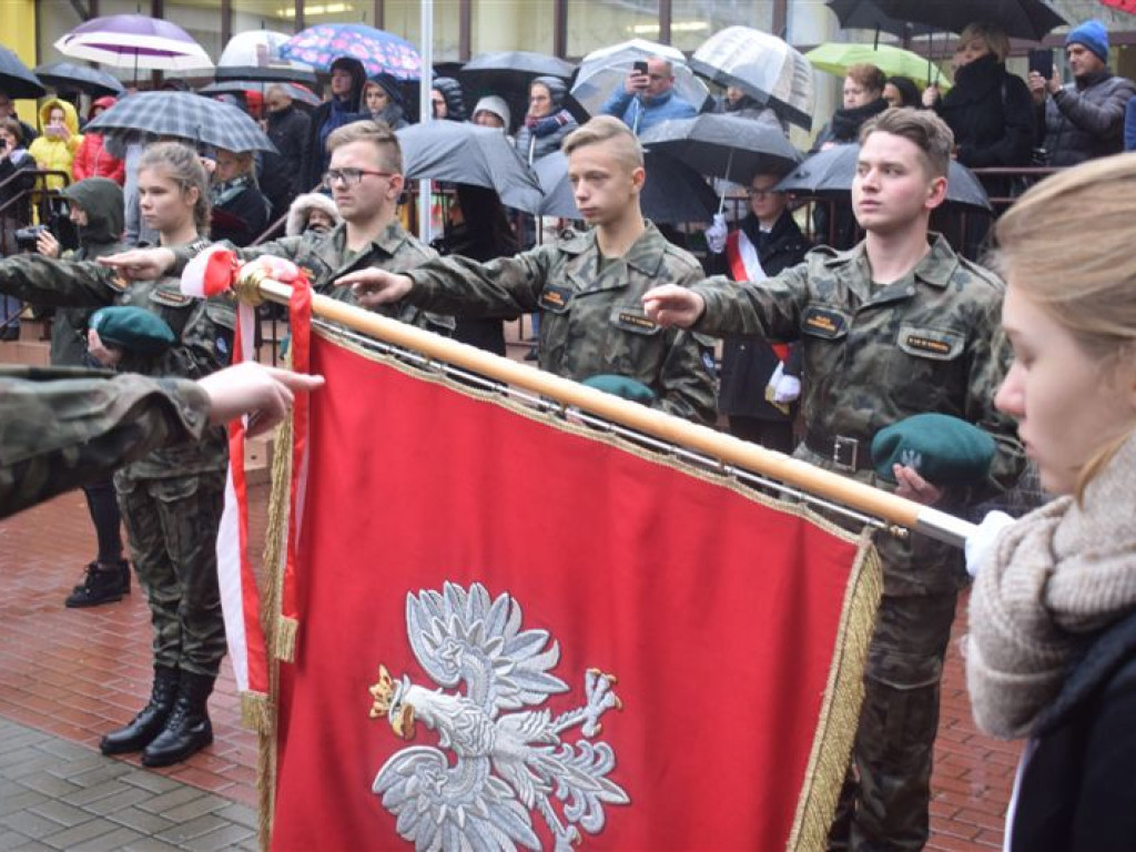 Ślubowanie klas pierwszych II LO