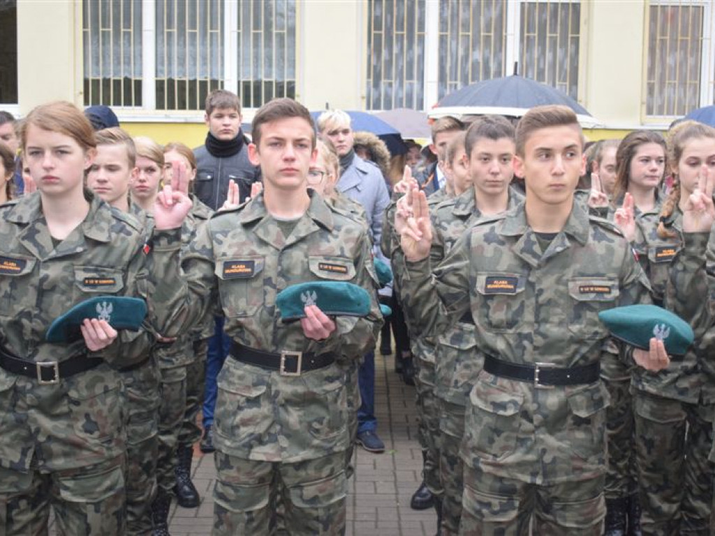 Ślubowanie klas pierwszych II LO