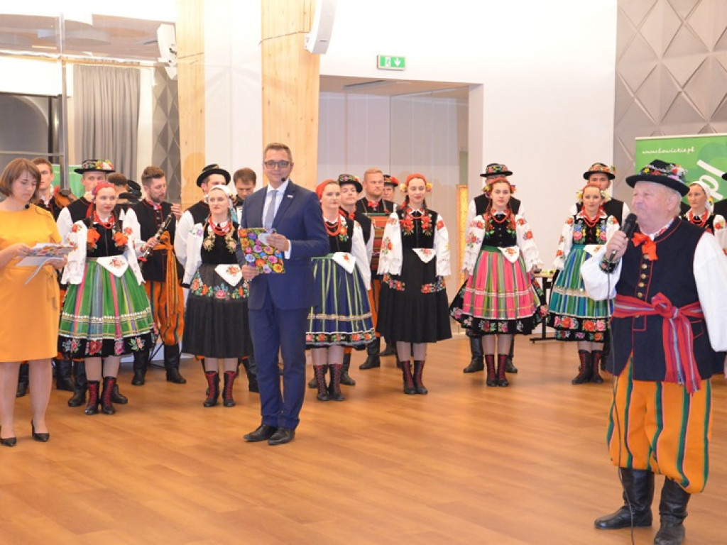 Pełna sala na promocji monografii zespołu Boczki Chełmońskie