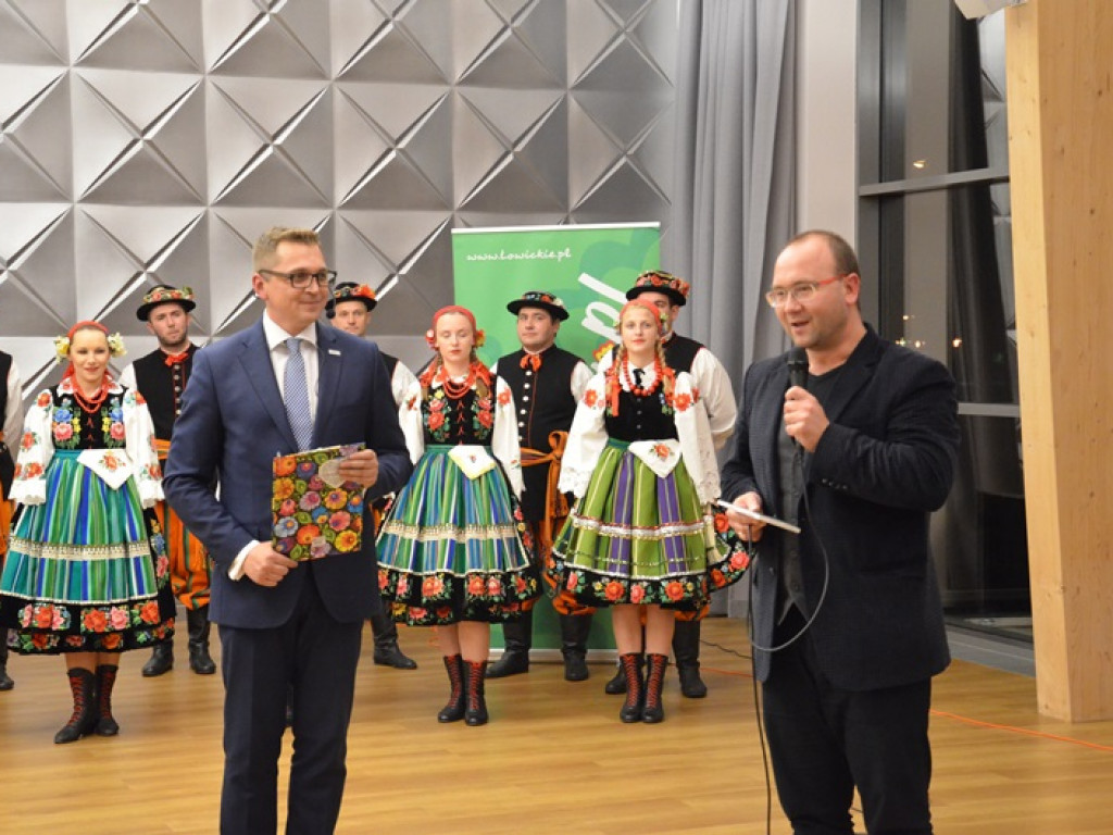 Pełna sala na promocji monografii zespołu Boczki Chełmońskie