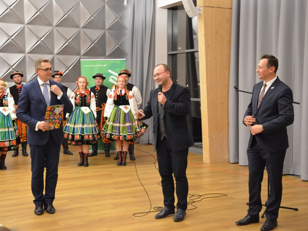 Pełna sala na promocji monografii zespołu Boczki Chełmońskie
