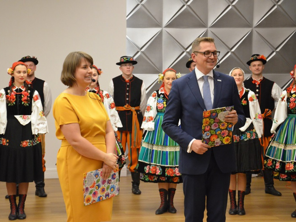 Pełna sala na promocji monografii zespołu Boczki Chełmońskie