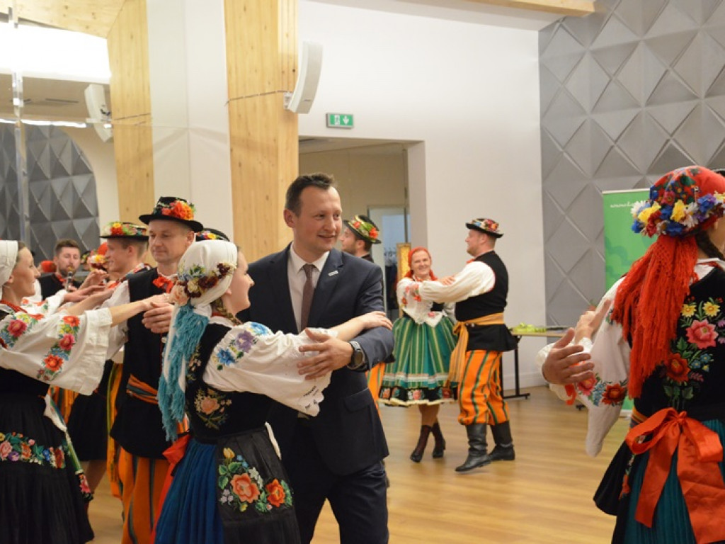 Pełna sala na promocji monografii zespołu Boczki Chełmońskie