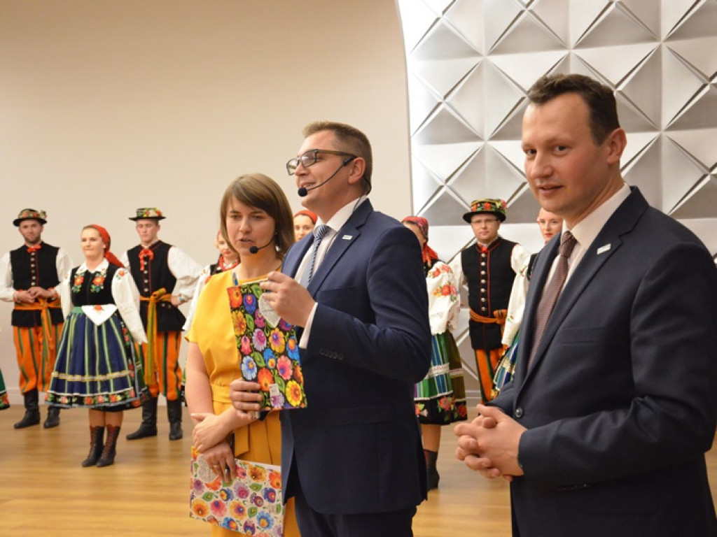 Pełna sala na promocji monografii zespołu Boczki Chełmońskie