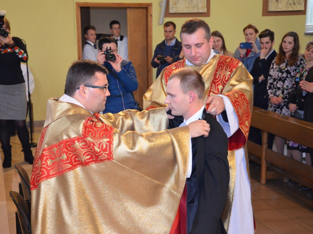 Obłóczyny 4 kleryków w łowickim seminarium