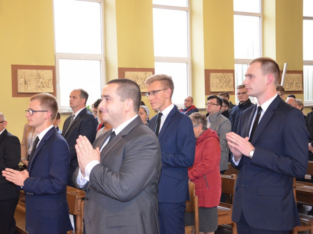 Obłóczyny 4 kleryków w łowickim seminarium