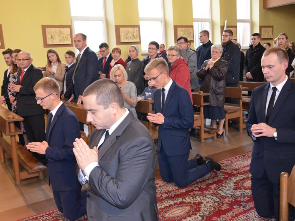 Obłóczyny 4 kleryków w łowickim seminarium