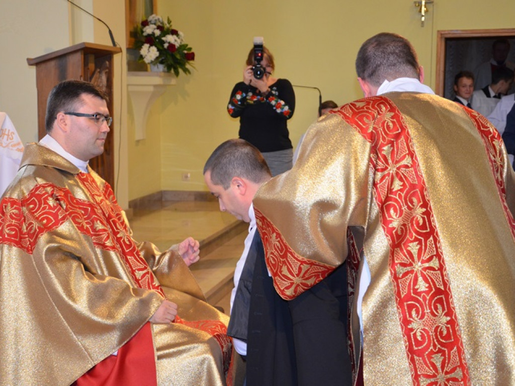 Obłóczyny 4 kleryków w łowickim seminarium