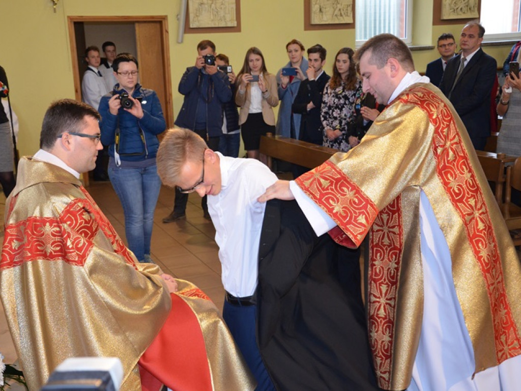Obłóczyny 4 kleryków w łowickim seminarium
