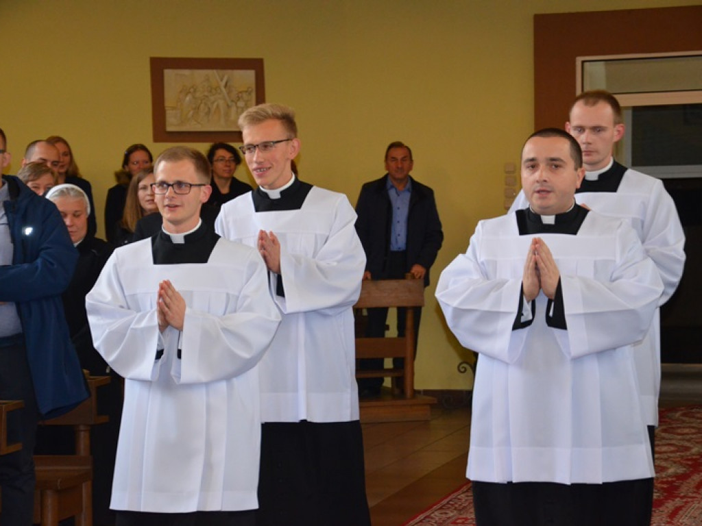 Obłóczyny 4 kleryków w łowickim seminarium