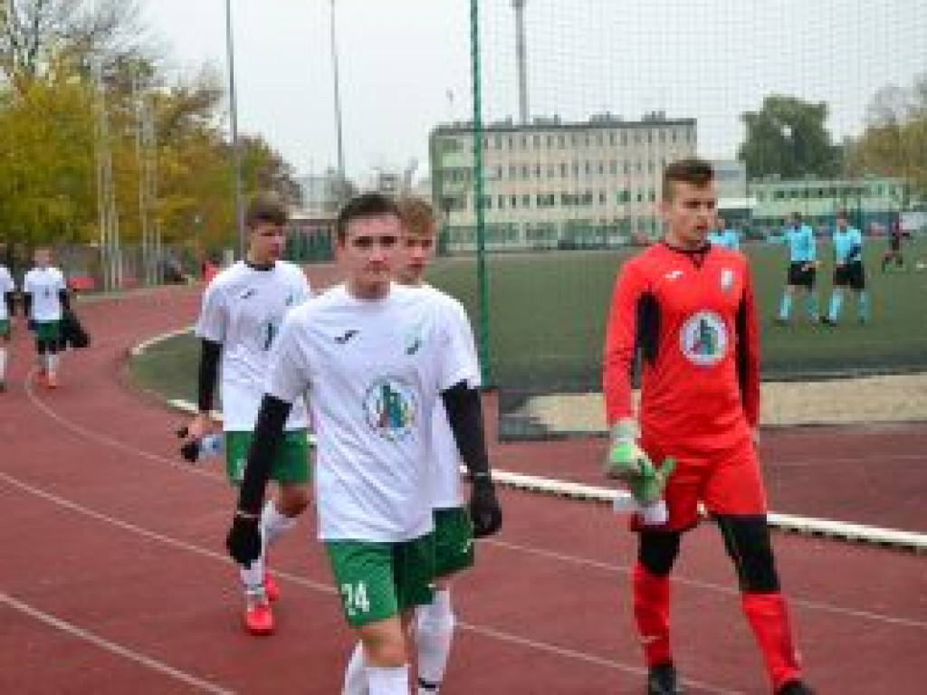 Coraz mniejsze szanse Pelikana-2002 na utrzymanie się w II lidze