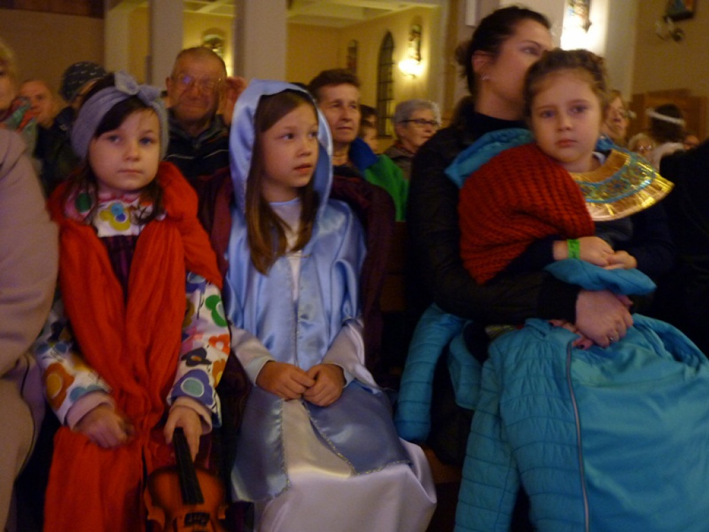 Noc Świętych i wieczór patriotyczny w kościele na Bratkowicach