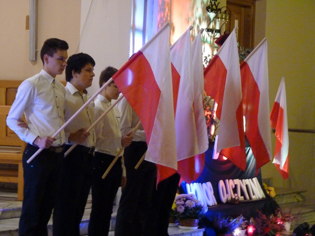 Noc Świętych i wieczór patriotyczny w kościele na Bratkowicach