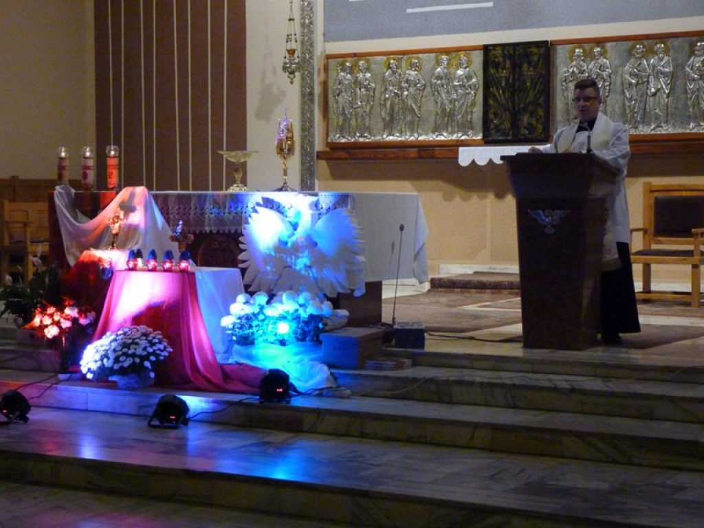 Noc Świętych i wieczór patriotyczny w kościele na Bratkowicach