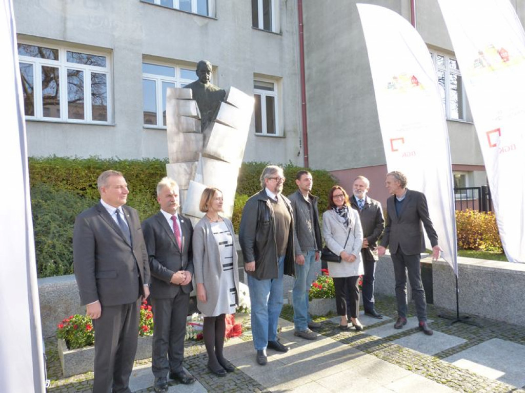 Ławka Grabskiego stanęła na Kaliskiej