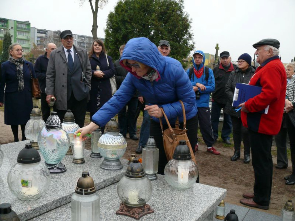 Spacer śladem grobów tych, co walczyli o niepodległość