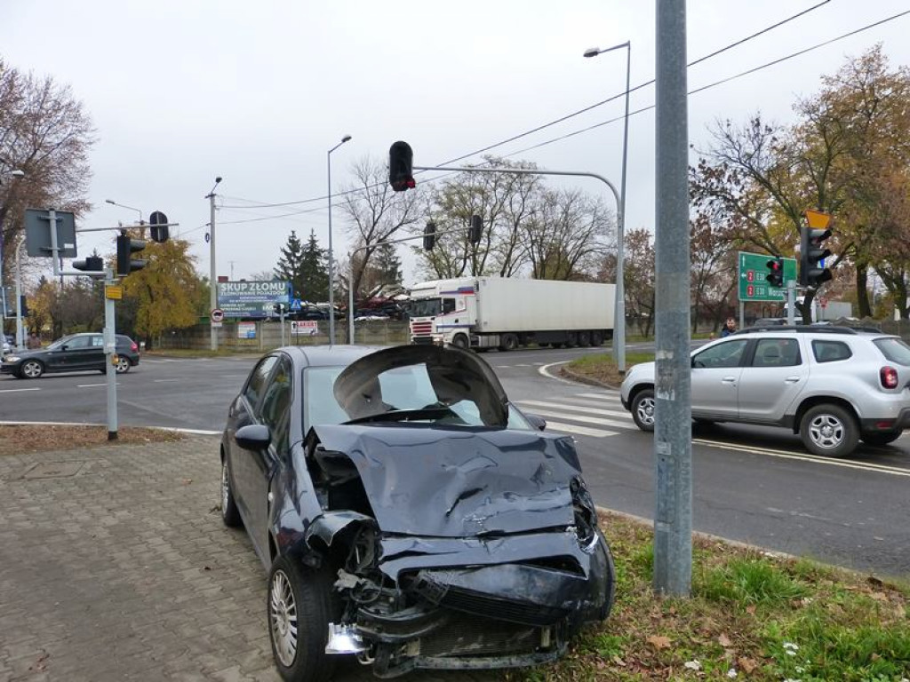 Kolizja na skrzyżowaniu Poznańskiej i Armii Krajowej