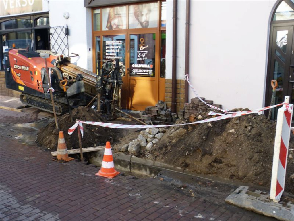 Awaria wodociągu u styku Zduńskiej i Koziej