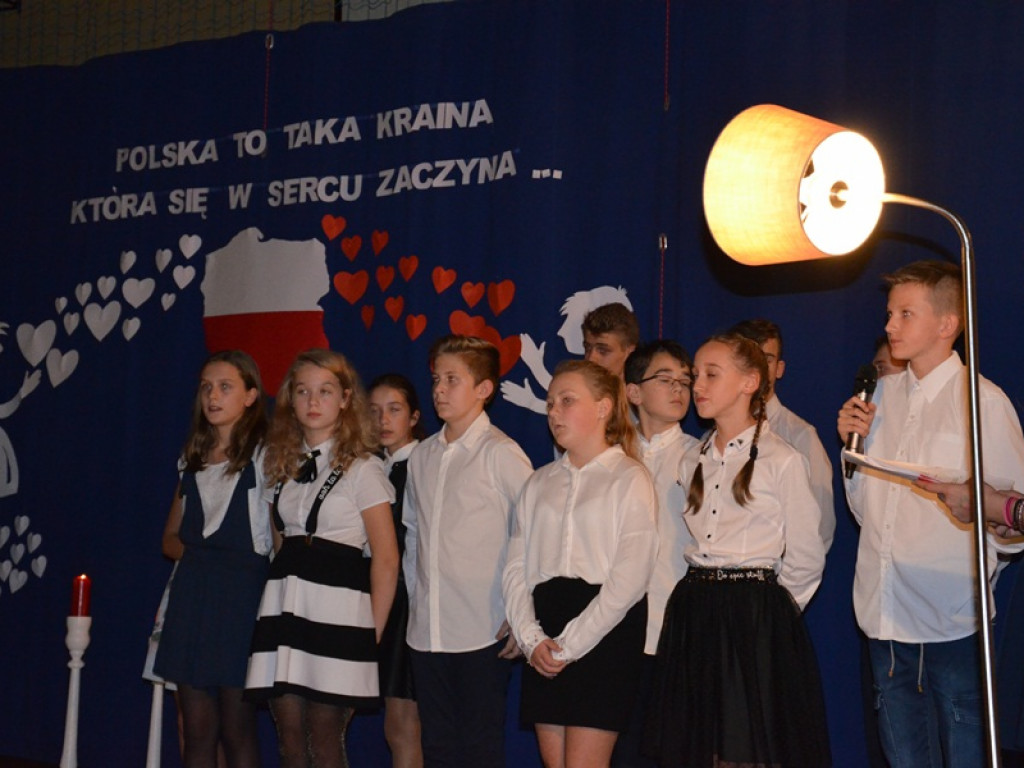 Nastrojowy wieczór patriotyczny w Kocierzewie